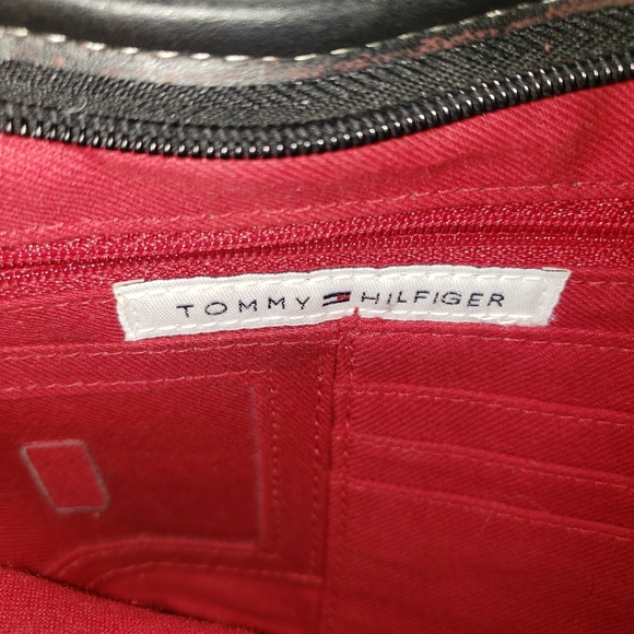 TOMMY HILFIGER SPORT BAGUETTE NWOT - Picture 2 of 8
